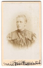 Photograph Emil Schweizer, Aalen, Bahnhofstr. 37, Portrait of a Young Woman in