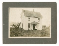 Photograph of Farm Family with House c1900 Centralia, Washington