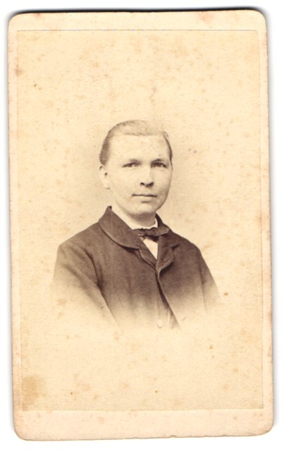 Photograph Rud. Impaler, Ludwigsburg, Lindenstr. 64, Portrait of a Gentleman with