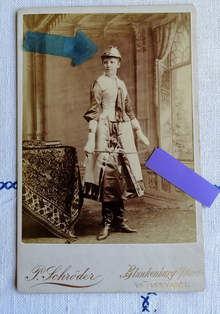 CDV Amazon with riding helmet and whip + riding costume Blankenburg approx. 1890 17×10.5 cm