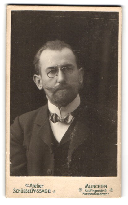 Photography studio Schüsselpassage, Munich, Kaufingerstr. 9, Portrait of a Man