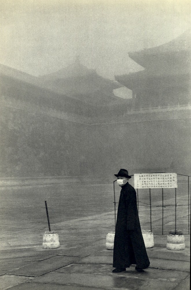 1952 Henri Cartier Bresson Peking Forbidden City Man Wearing Mask ’49 Art Photo