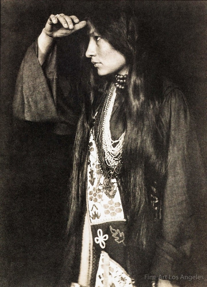 Gertrude Kasebier Photo, portrait of Zitkala Sa, Sioux writer, activist, 1898