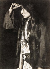 Gertrude Kasebier Photo, portrait of Zitkala Sa, Sioux writer, activist, 1898