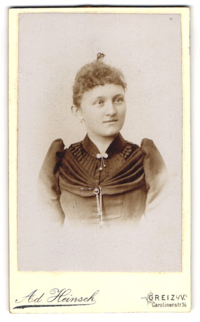 Photograph Adolph Heinsch, Greiz i. V., Carolinenstr. 36, Portrait of a Boy