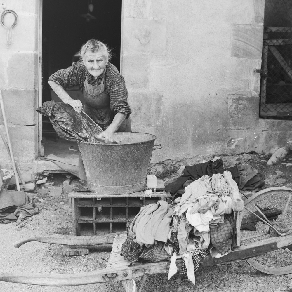 Photo Paper Analog Spain Farmer Laundress 1960 Size 40x40cm