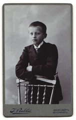 Photograph J. Rublic, Queen’s Court a. E., monogram of the photographer and real name i
