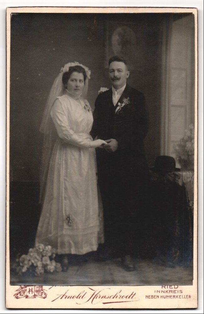 Photograph Arnold Hirnschrodt, Ried / Innkreis, Austrian bridal couple in H
