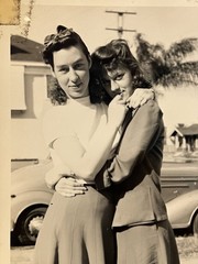 WW2 / 1940s Pretty Young Affectionate Women Photo – Gay / Lesbian Interest – #1