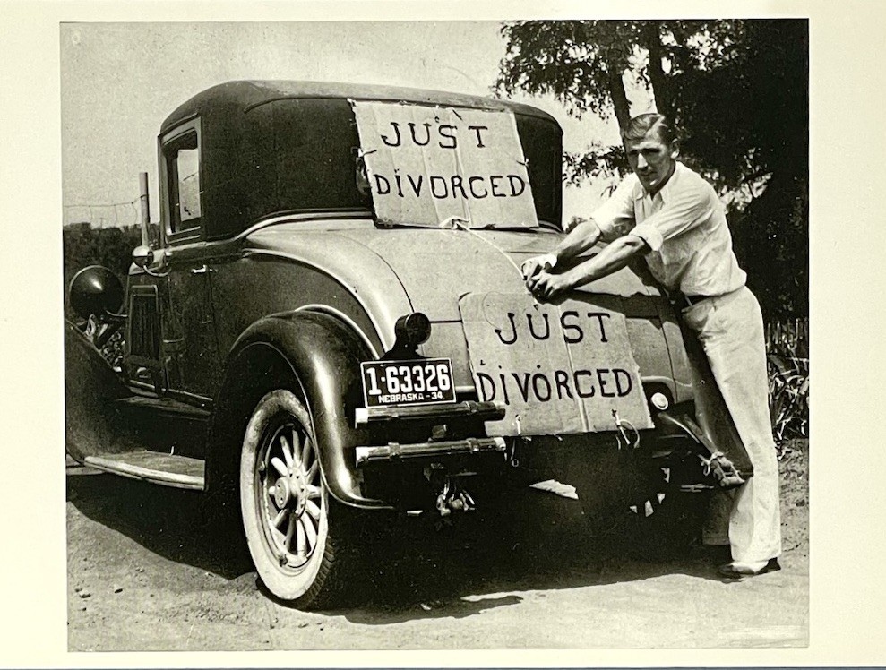 Just Divorced 1934 Omaha Nebraska Art Photo Print Card Fotofolio 4”x6”