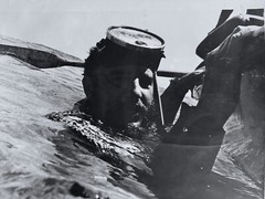 Fidel Castro Diving – Rare Underwater Portrait by Korda Signed Vintage Print