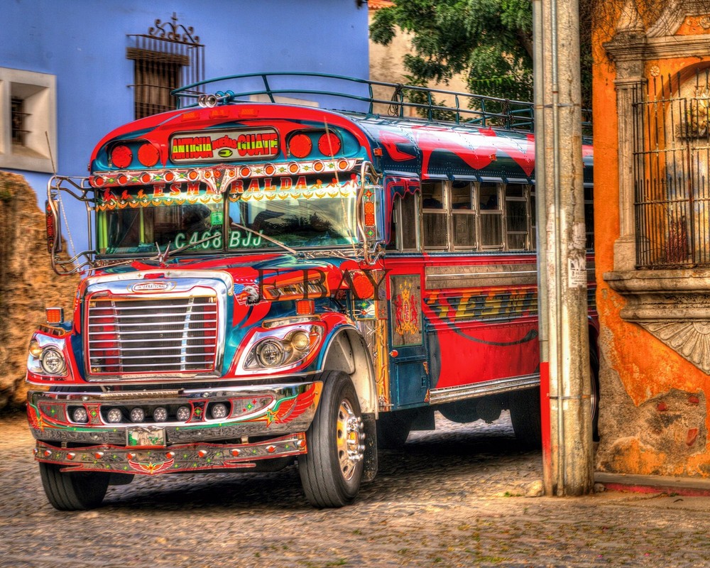 16X20 PHOTO CHICKEN BUS ANTIGUA GUATEMALA, Guatemalan