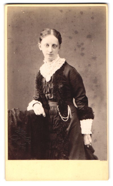 Photography Elegant lady in historical clothing
