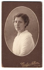 Photograph Cecilia Nelson, Malmö, Södra Förstadsgatan 26, portrait of a woman