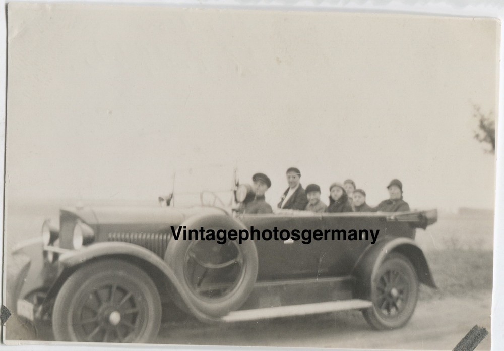 Z2172 Photo 1932 Luxury Car Vintage Passenger Car Sedan Chauffeur