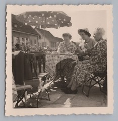 Glottertal Black Forest 1955 – 3 Ladies Over Coffee & Cake – Vintage Photo 1950s