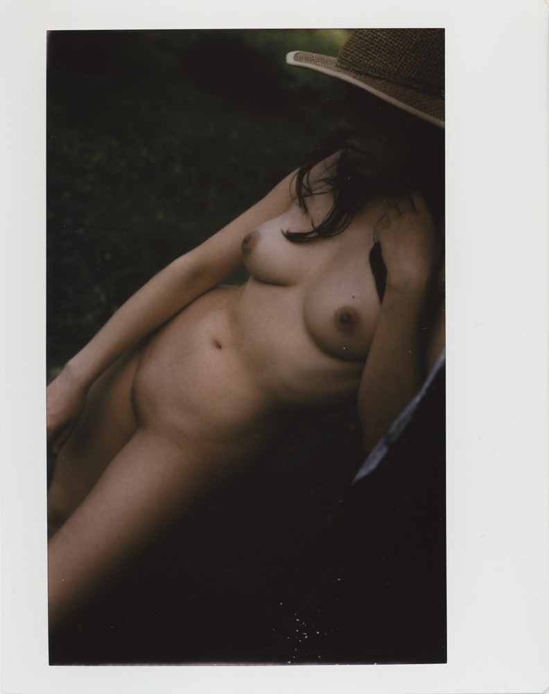 Original ART Nude Instax Picture Olivia Linz #083 no Polaroid