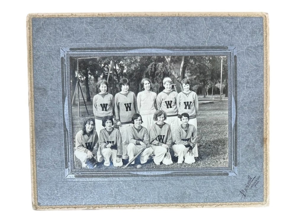 Women in Sports / Minnesota Women’s Softball Team Photo 1929