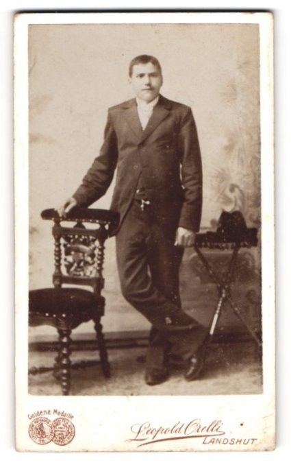 Photograph Leopold Orelli, Landshut, Maximiliansstraße 1, young man in suit
