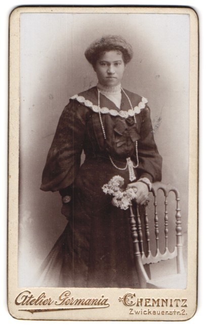 Photography studio Germania, Chemnitz, Zwickauerstr. 2, portrait young lady in