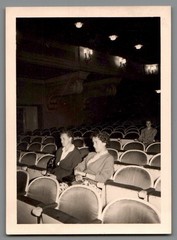 Photo Salzburg two women in the theater cinema hall Salzkammergut 1955 (f1184)