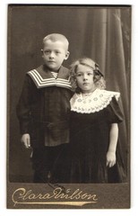 Photograph Clara Nilson, Malmö, Södra Förstadsgatan 77, children couple in contemporary