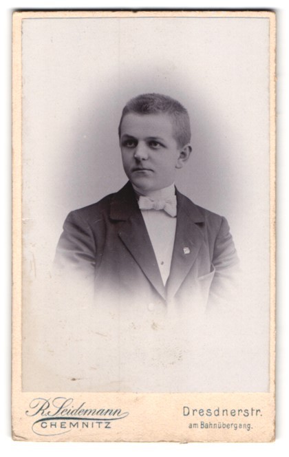 Photograph R. Seidemann, Chemnitz, Dresdnerstr., portrait young man in suit