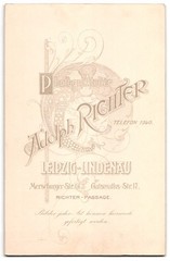 Photograph Adolph Richter, Leipzig-Lindenau, couple in suit and dress, in passport