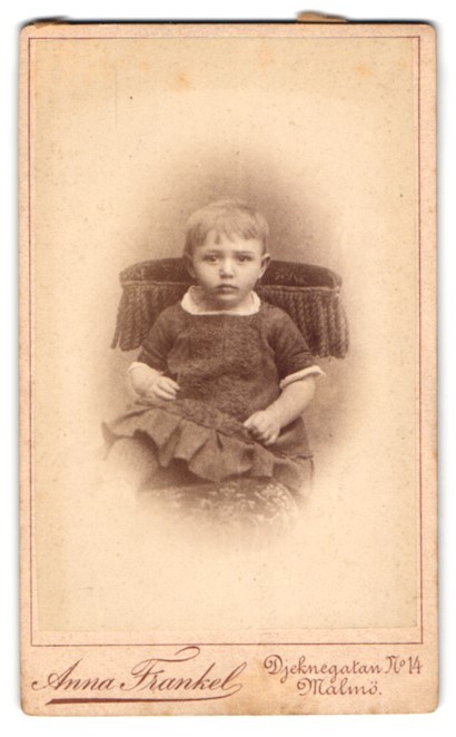 Photograph Anna Frankel, Malmö, Djeknegatan 14, Pretty Child in Dress