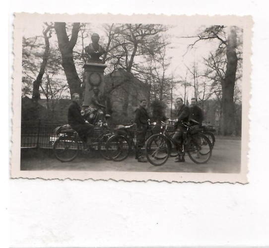 13770- Photo Memory * Men’s Group Excursion, Monument, Bicycles * 1930s-40s