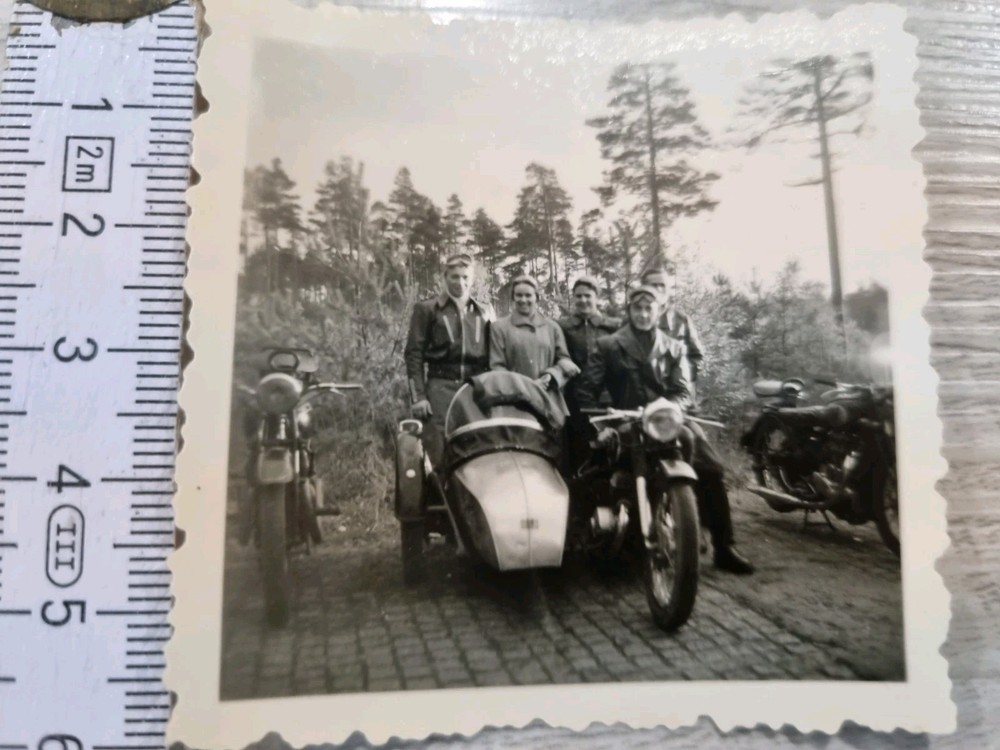 Photo Motorcycle BMW R51 with side walls 1951, Pößneck Thuringia, Original GDR (T)