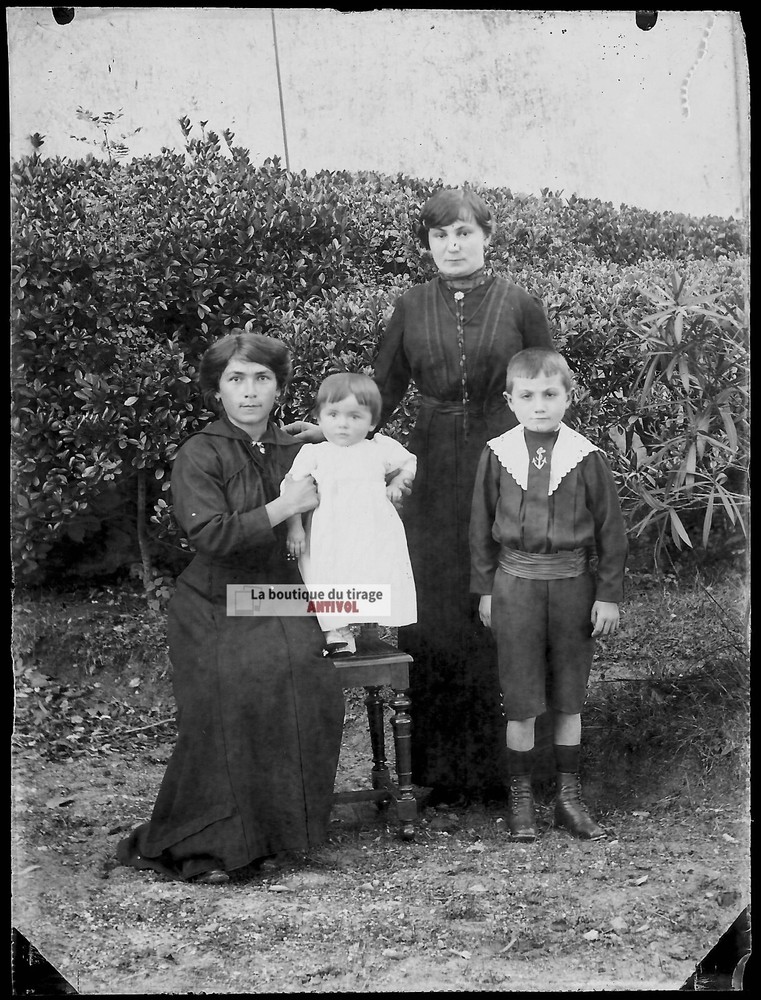 Glass Plate Old Photo Negative Black and White 9×12 cm Family France Children