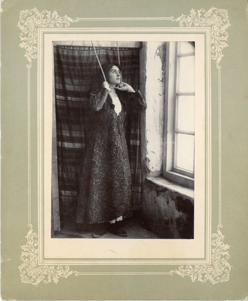 Cabinet Photo Profound Female with rope Theater Actor Suicide Macabre Death