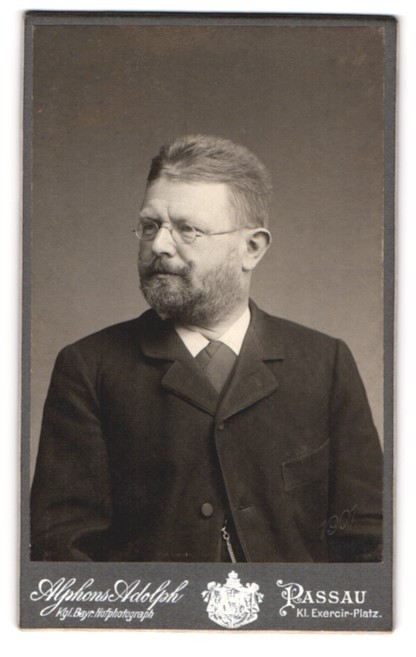 Photograph Alphons Adolph, Passau, class parade place, commoner with br