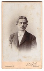 Photograph L. K. Jue, Dessau, Leopoldstrasse 27, handsome young man with