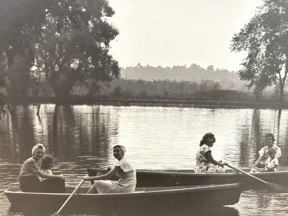 Arthur Gray Standard Oil Photographer Cleveland Ohio Beautiful Women Canoeing!!