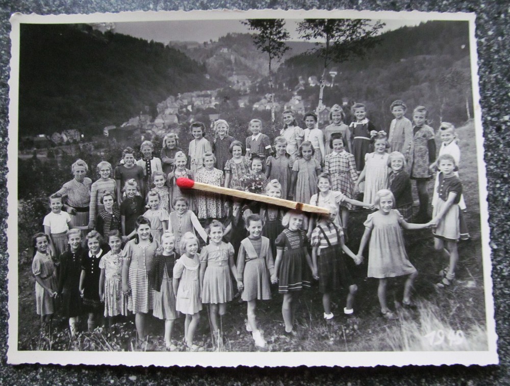 Schoolgirl girl large class photo school photo 1949 Bad Berneck