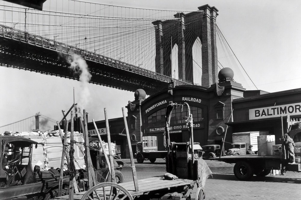 New Photo: Pier 21 at Brooklyn Bridge in 1937, New York City – 6 Sizes!