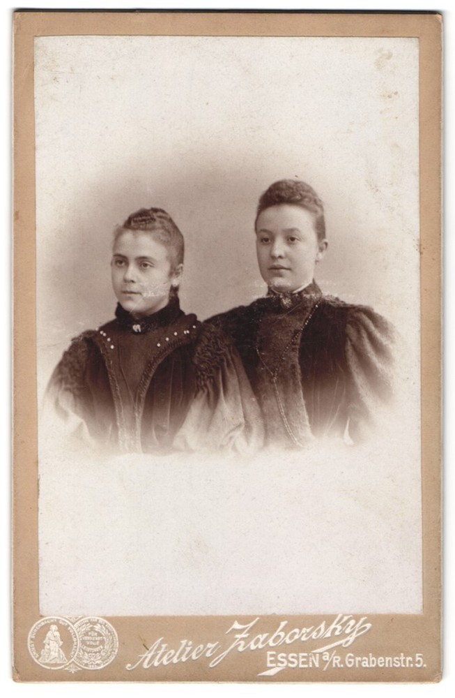 Photography studio Zaborsky, Essen, Grabenstr. 5, Two Young Ladies Wear Dark