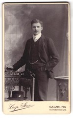 Photograph Leopold Sess, Salzburg, Neuthorstrasse 24, elegant young man in