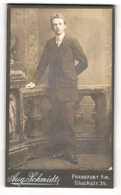 Photograph Aug. Schmidt, Frankfurt a./M., Gluckstr. 35, young boy in bürgerl