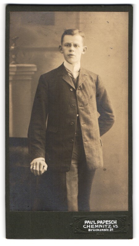 Photograph Paul Papesch, Chemnitz i/S., Brückenstrasse 31, portrait of young men