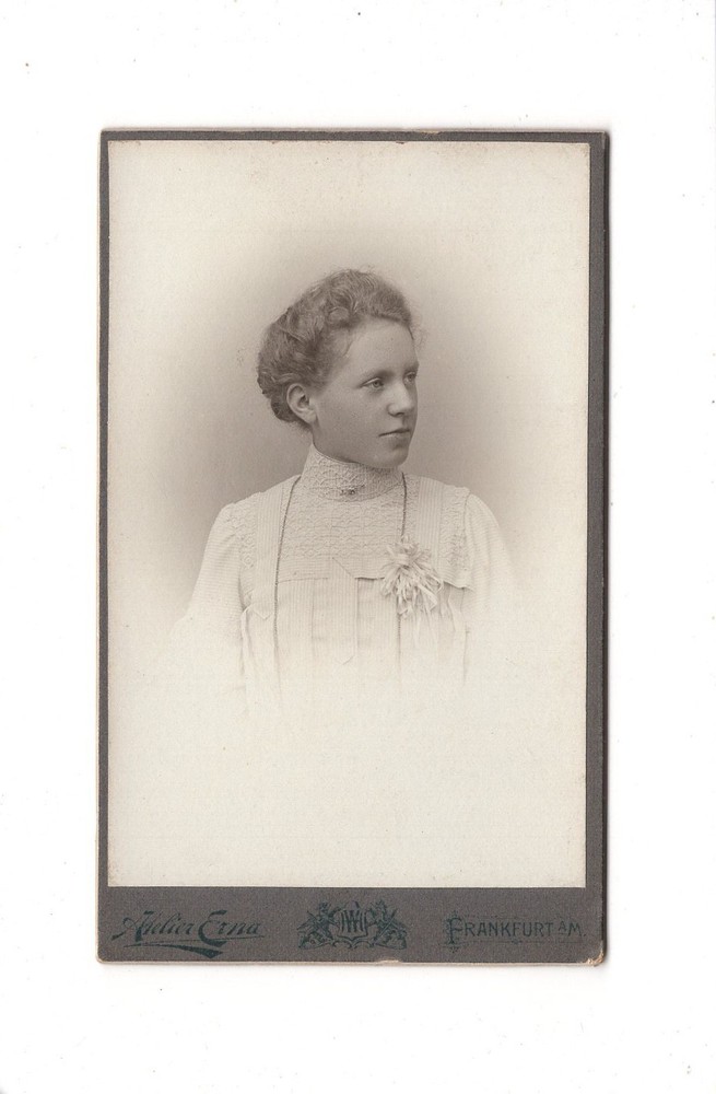 CDV photo woman portrait/woman Frankfurt Main around 1900