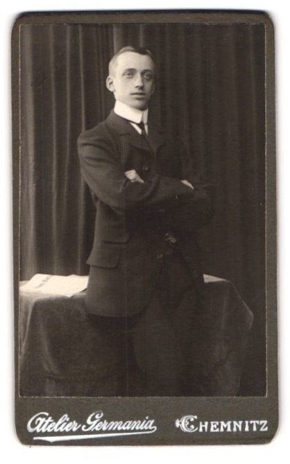 Photography studio Germania, Chemnitz, Zwickauerstr. 2, Portrait Young Elegant
