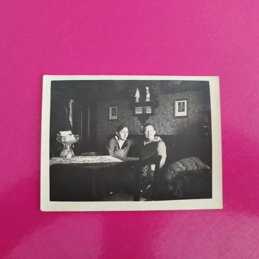 Alt Foto antik Vintage Frauen Women Zimmer Tisch Art Tapete women Room old Photo