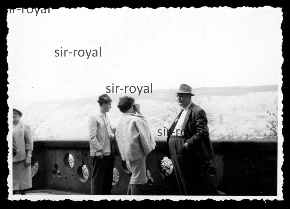 Bingen am Rhein around 1960 – People at the Rochus Chapel – Photo 10x7cm