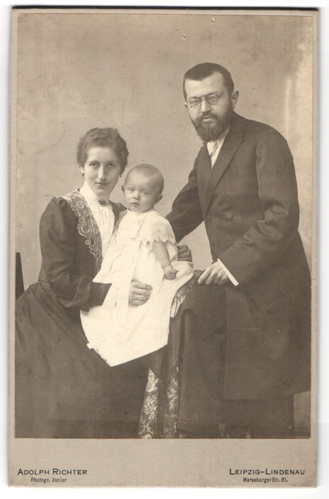 Photograph Adolph Richter, Leipzig-Lindenau, Merseburger Str. 61, family portrait