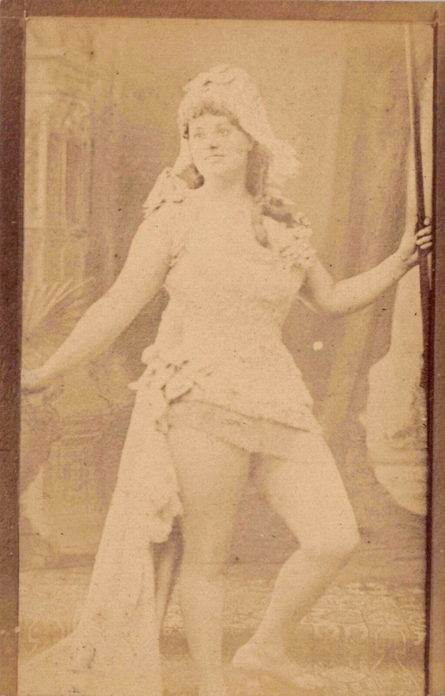 BOUDOIR Photo Card WOMAN lingerie dress flowers lace busty victorian vintage