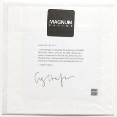SIGNED Gregory Halpern Print – House in Buffalo 2011. Photograph Magnum 6 x 6″