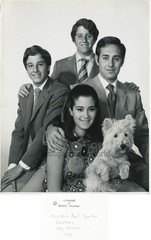 Speiler family with dog art photo by Philippe Halsman